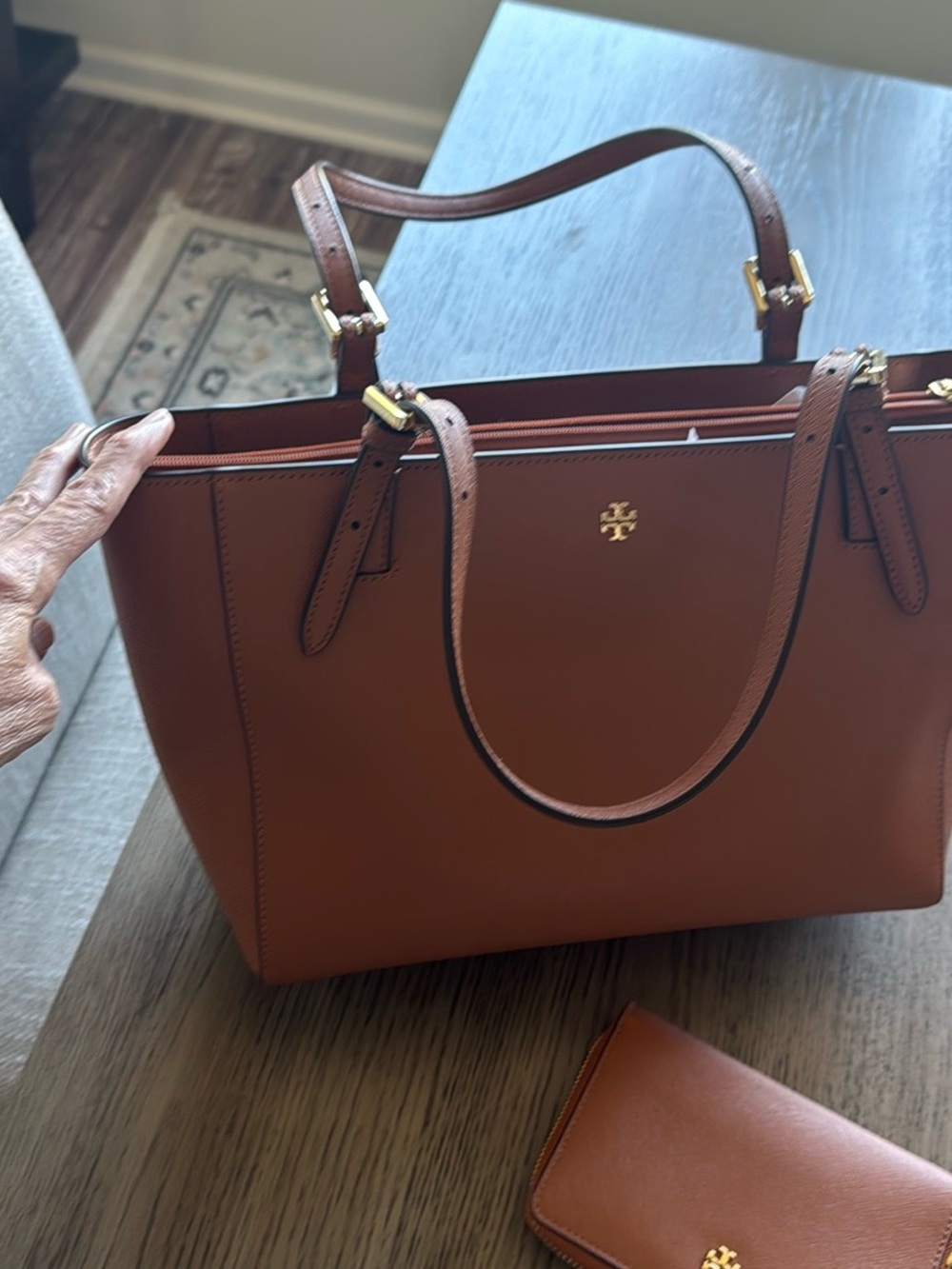 Tory Burch Chestnut Brown Leather Tote with Matching Wallet - Picture 4 of 4